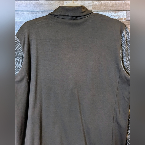 Violet B. Cascading Waterfall Effect W/Aztec Sleeves Short Cardigan - Picture 13 of 16